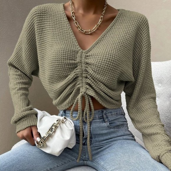 green runched front crop top casual trending fall winter - Picture 2 of 6
